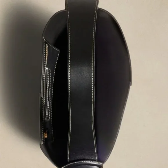 Banana Republic Oversized Vida Bag in black - Picture 3 of 5
